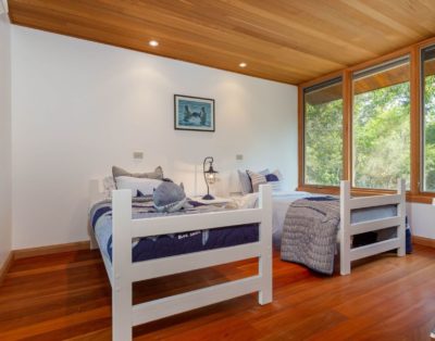 Pipi’s Beach House Guerilla Bay