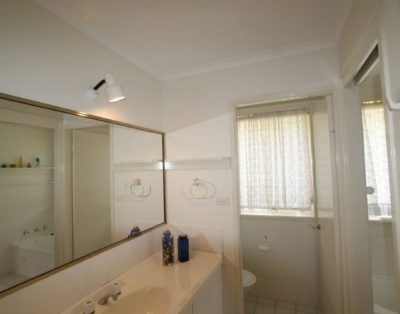 Caseys Beach Retreat on Calton