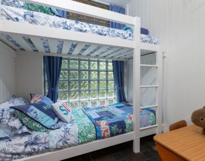 Pipi’s Beach House Guerilla Bay